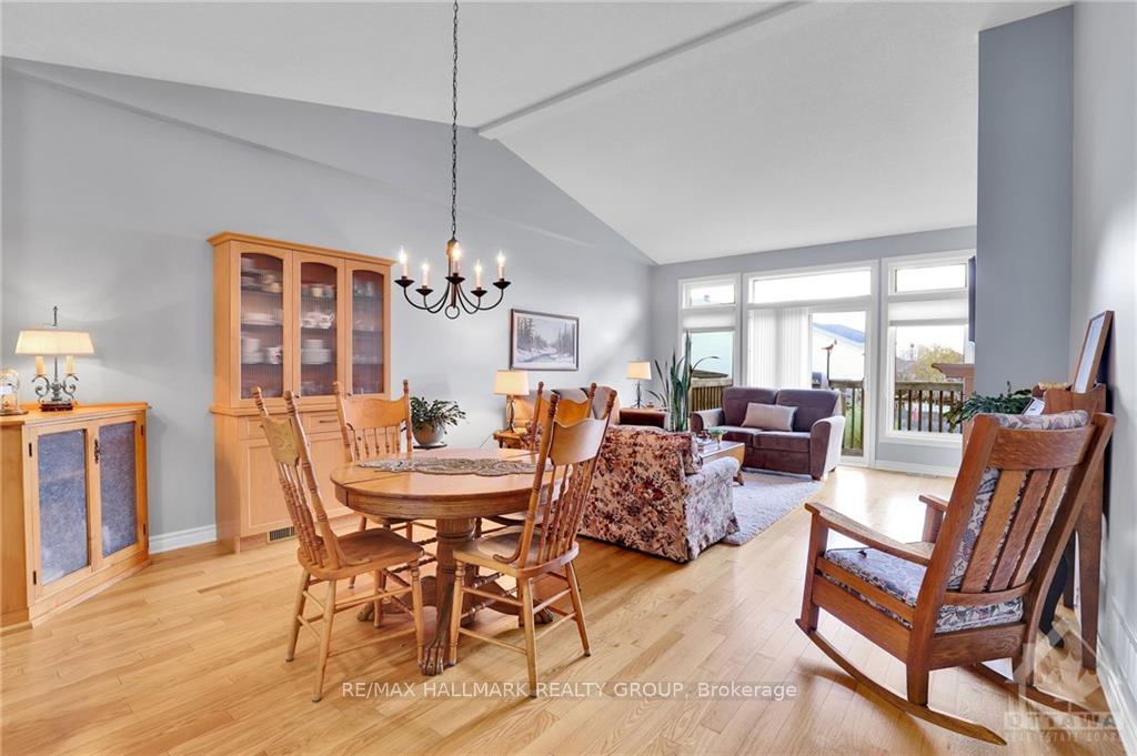 Photo 10 of 120 Passageway, Ottawa, Kanata - Bridlewood — HOMEH