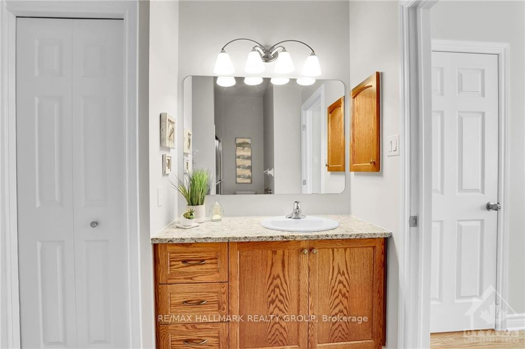 Photo 13 of 120 Passageway, Ottawa, Kanata - Bridlewood — HOMEH
