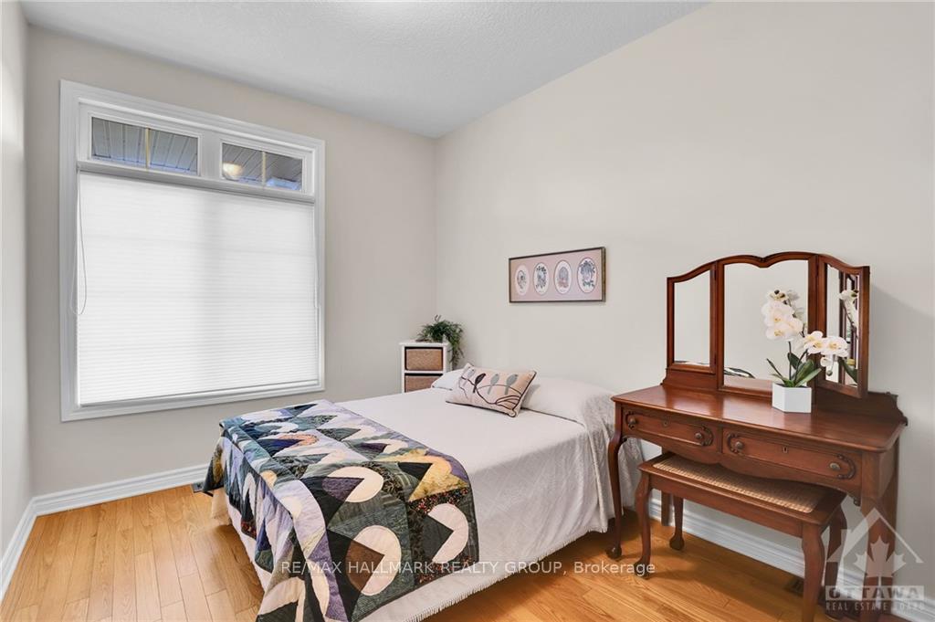 Photo 15 of 120 Passageway, Ottawa, Kanata - Bridlewood — HOMEH