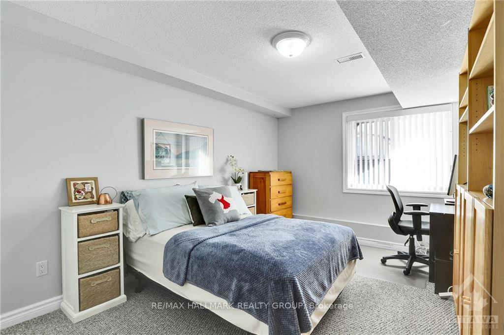 Photo 20 of 120 Passageway, Ottawa, Kanata - Bridlewood — HOMEH