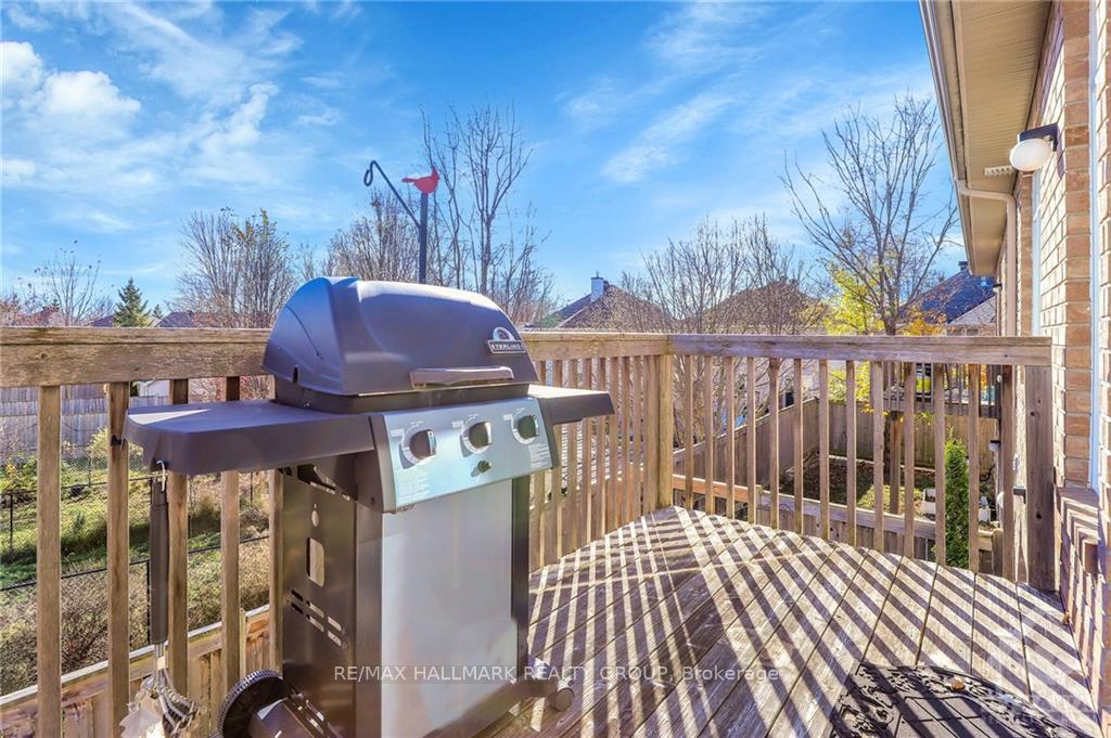 Photo 21 of 120 Passageway, Ottawa, Kanata - Bridlewood — HOMEH