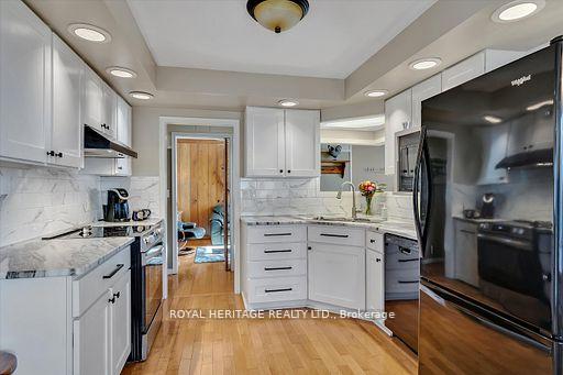 Photo 6 of 111 Beehive Drive, Kawartha Lakes, Fenelon — HOMEH