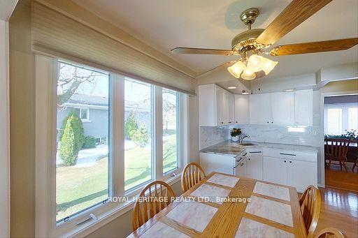Photo 9 of 111 Beehive Drive, Kawartha Lakes, Fenelon — HOMEH