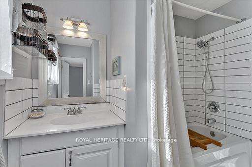 Photo 15 of 111 Beehive Drive, Kawartha Lakes, Fenelon — HOMEH