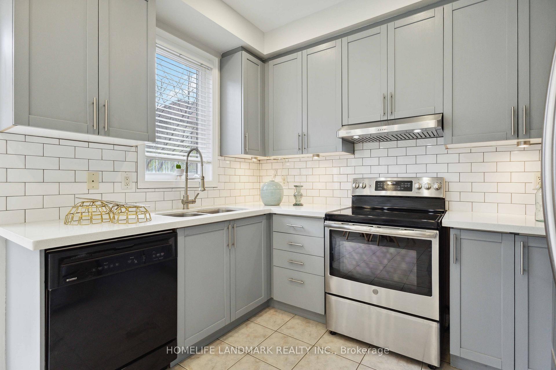 Photo 10 of 27 Sanderson Road, Markham, Cachet — HOMEH