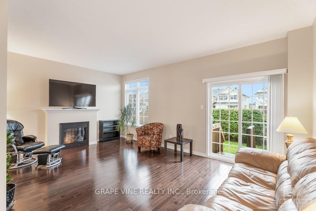 Photo 12 of 594 Barrick Hill Road, Ottawa, Kanata - Emerald Meadows/Trailwest — HOMEH