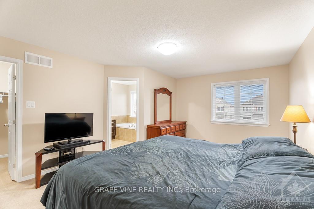 Photo 18 of 594 Barrick Hill Road, Ottawa, Kanata - Emerald Meadows/Trailwest — HOMEH