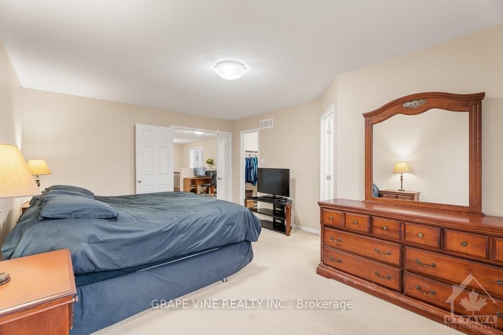 Photo 19 of 594 Barrick Hill Road, Ottawa, Kanata - Emerald Meadows/Trailwest — HOMEH