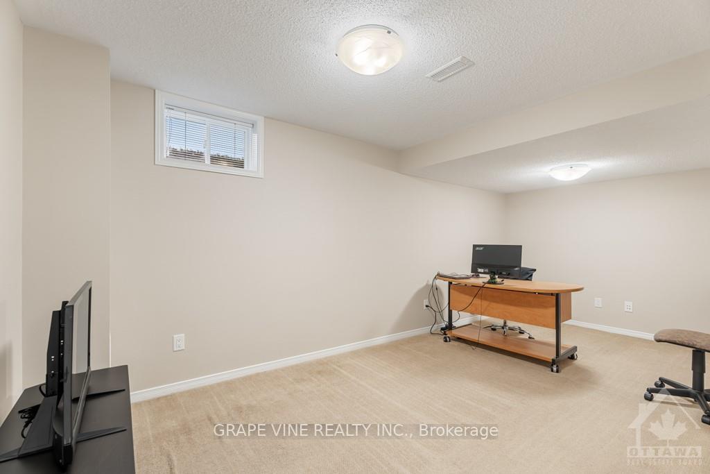 Photo 28 of 594 Barrick Hill Road, Ottawa, Kanata - Emerald Meadows/Trailwest — HOMEH