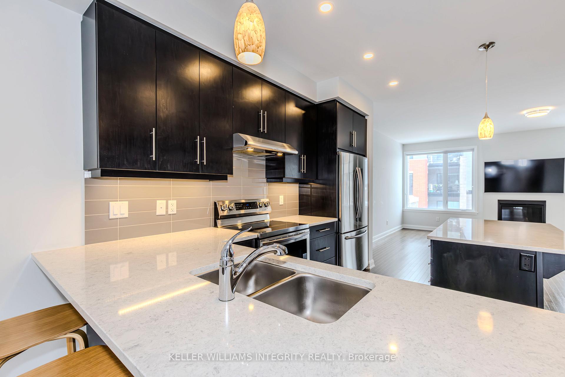 Photo 8 of 143 Boundstone Way, Ottawa, Kanata - Kanata Lakes/Heritage Hills — HOMEH