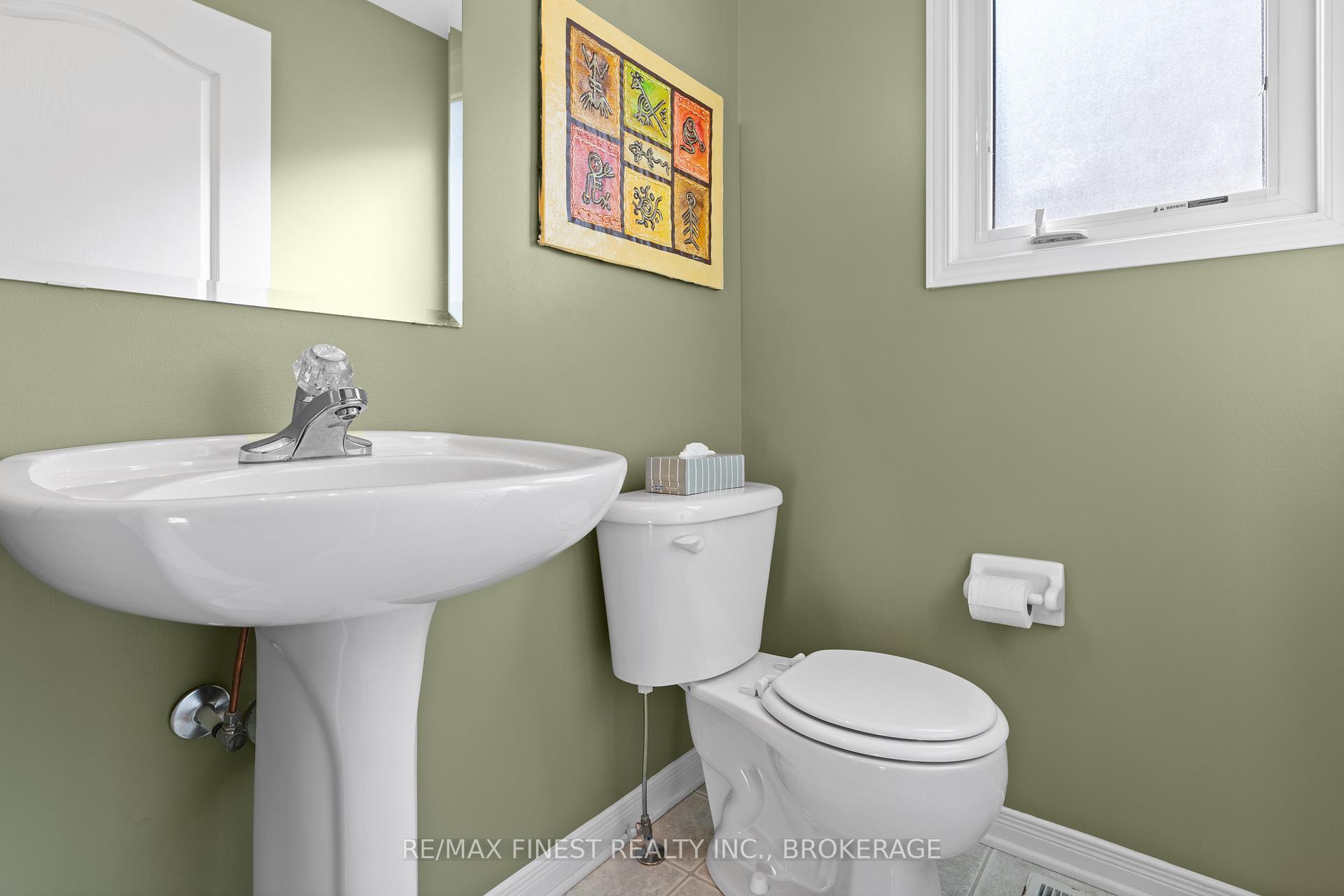 Photo 7 of 514 Weston Crescent, Kingston, East Gardiners Rd — HOMEH