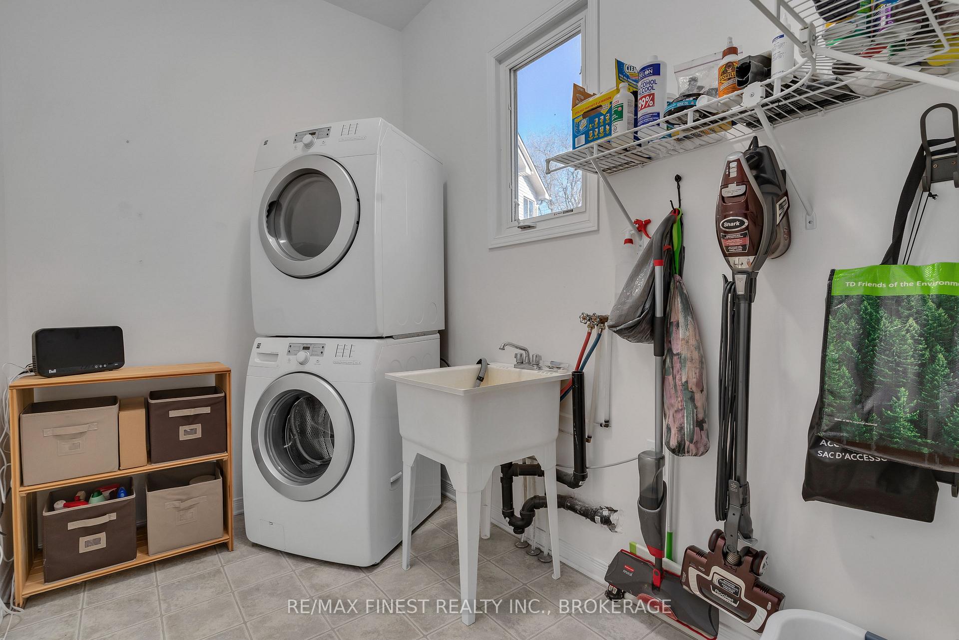 Photo 8 of 514 Weston Crescent, Kingston, East Gardiners Rd — HOMEH