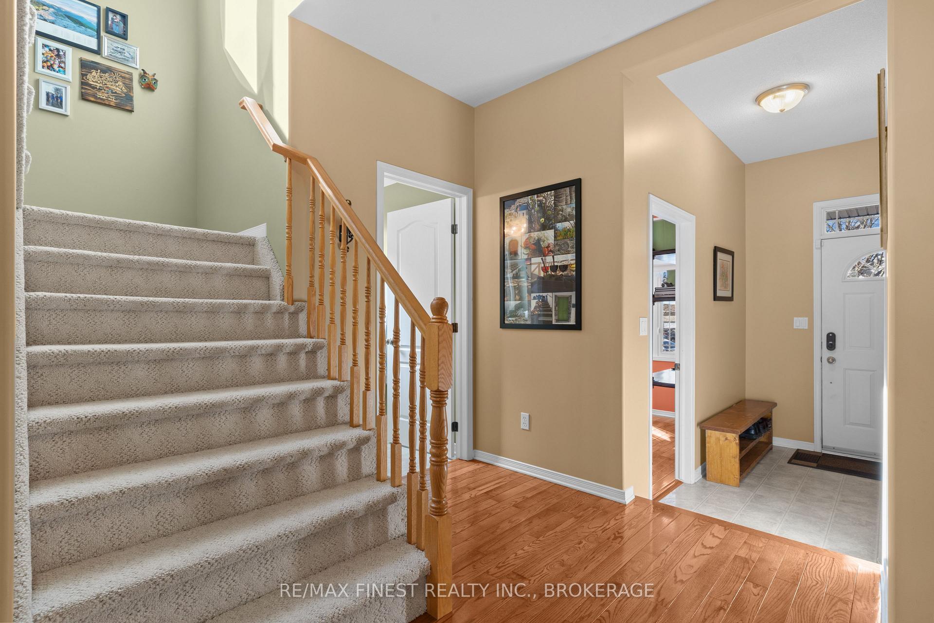 Photo 9 of 514 Weston Crescent, Kingston, East Gardiners Rd — HOMEH