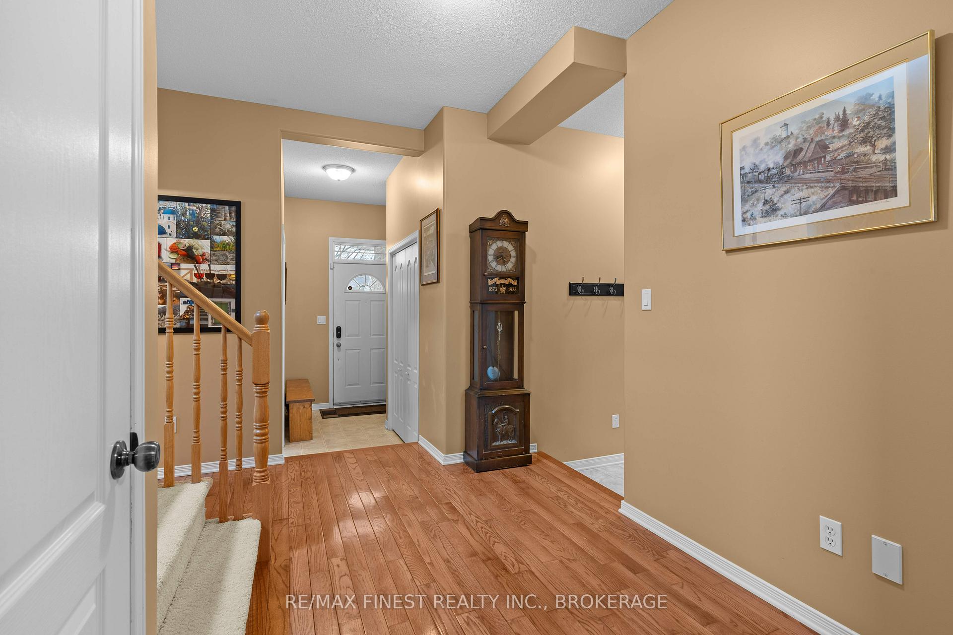 Photo 11 of 514 Weston Crescent, Kingston, East Gardiners Rd — HOMEH