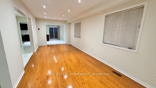 Photo 3 of 63 Billingsley Crescent, Markham, Cedarwood — HOMEH