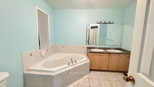 Photo 14 of 63 Billingsley Crescent, Markham, Cedarwood — HOMEH
