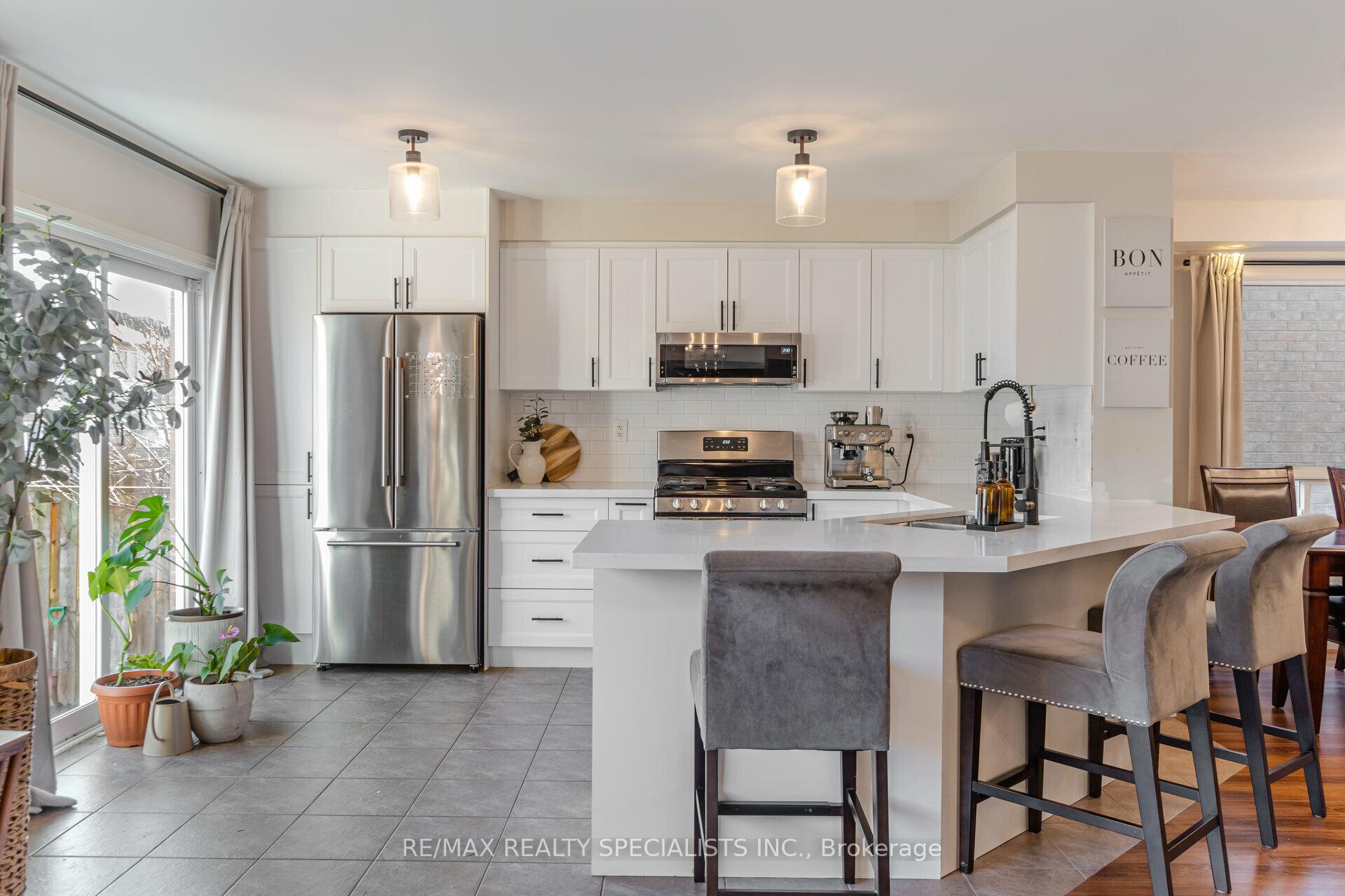 Photo 11 of 788 Johnson Heights, Milton, Coates — HOMEH