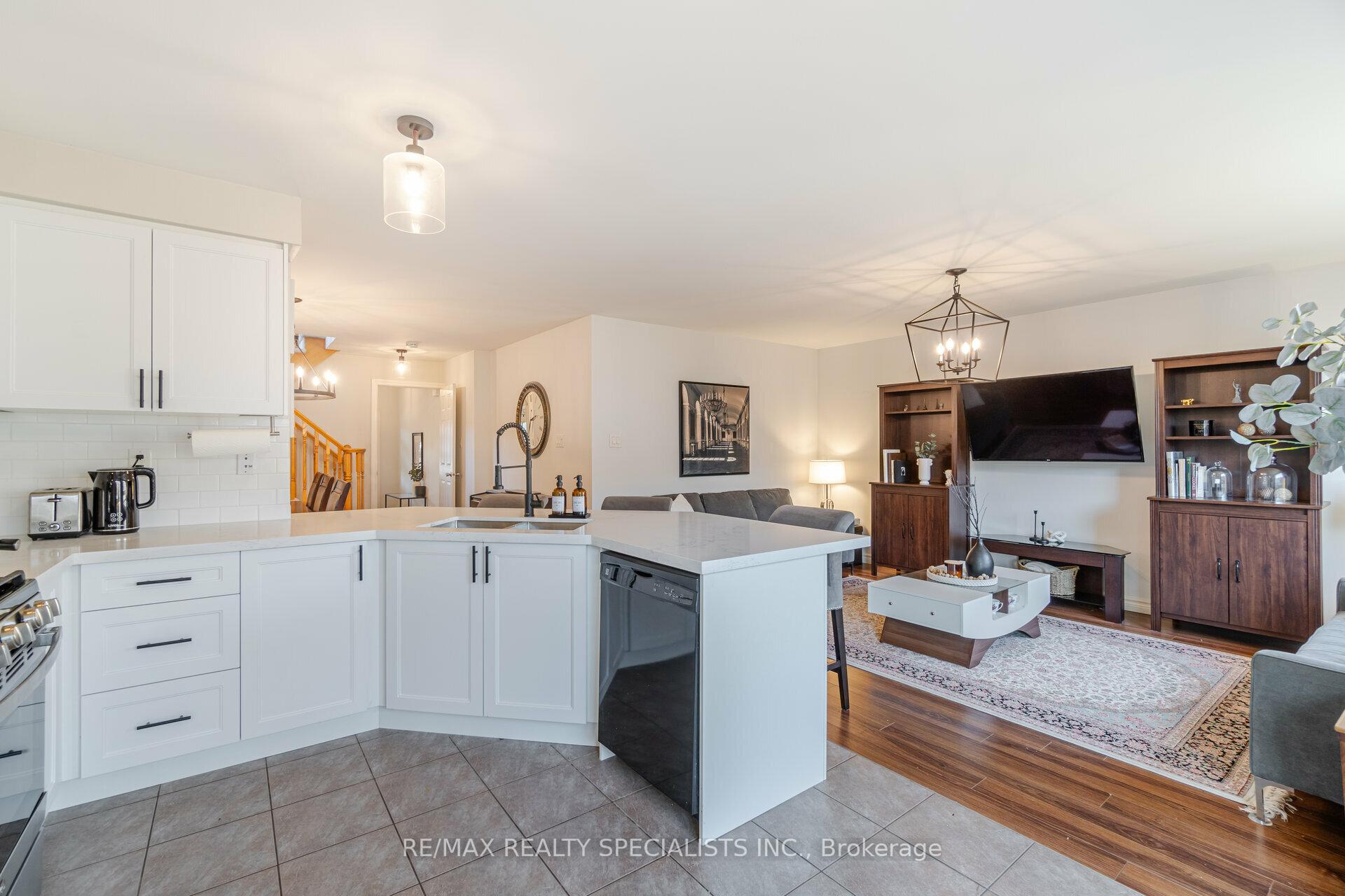 Photo 12 of 788 Johnson Heights, Milton, Coates — HOMEH