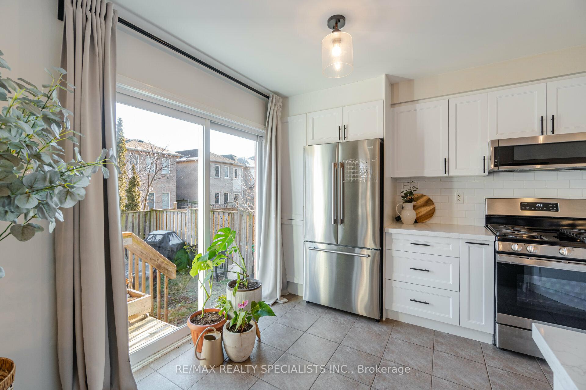 Photo 14 of 788 Johnson Heights, Milton, Coates — HOMEH