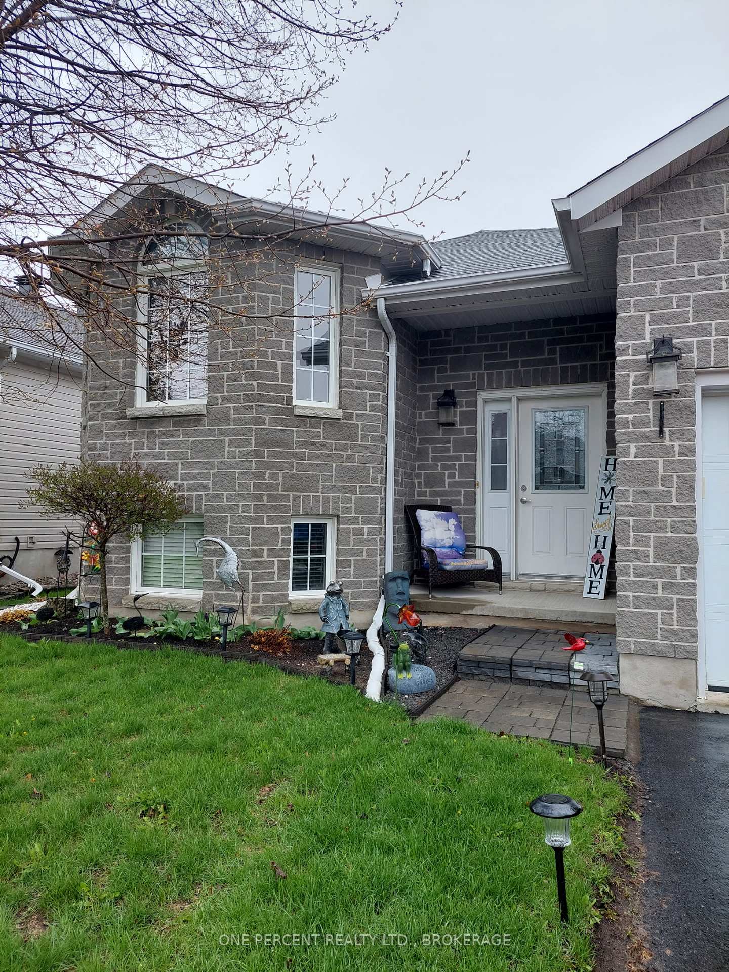 Photo 2 of 1460 Hanover Drive, Kingston, City Northwest — HOMEH