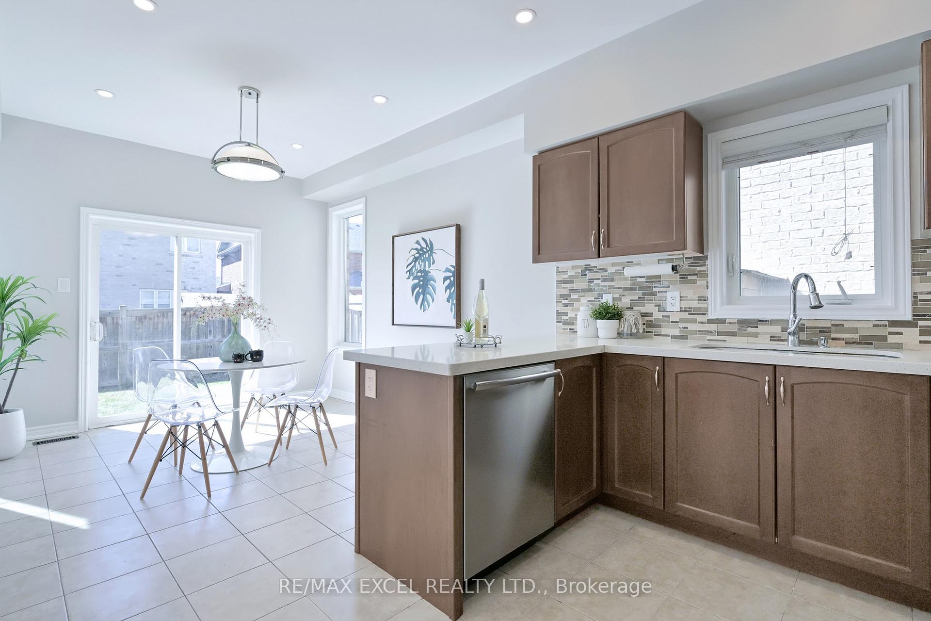 Photo 20 of 66 Eakin Mill Road, Markham, Wismer — HOMEH