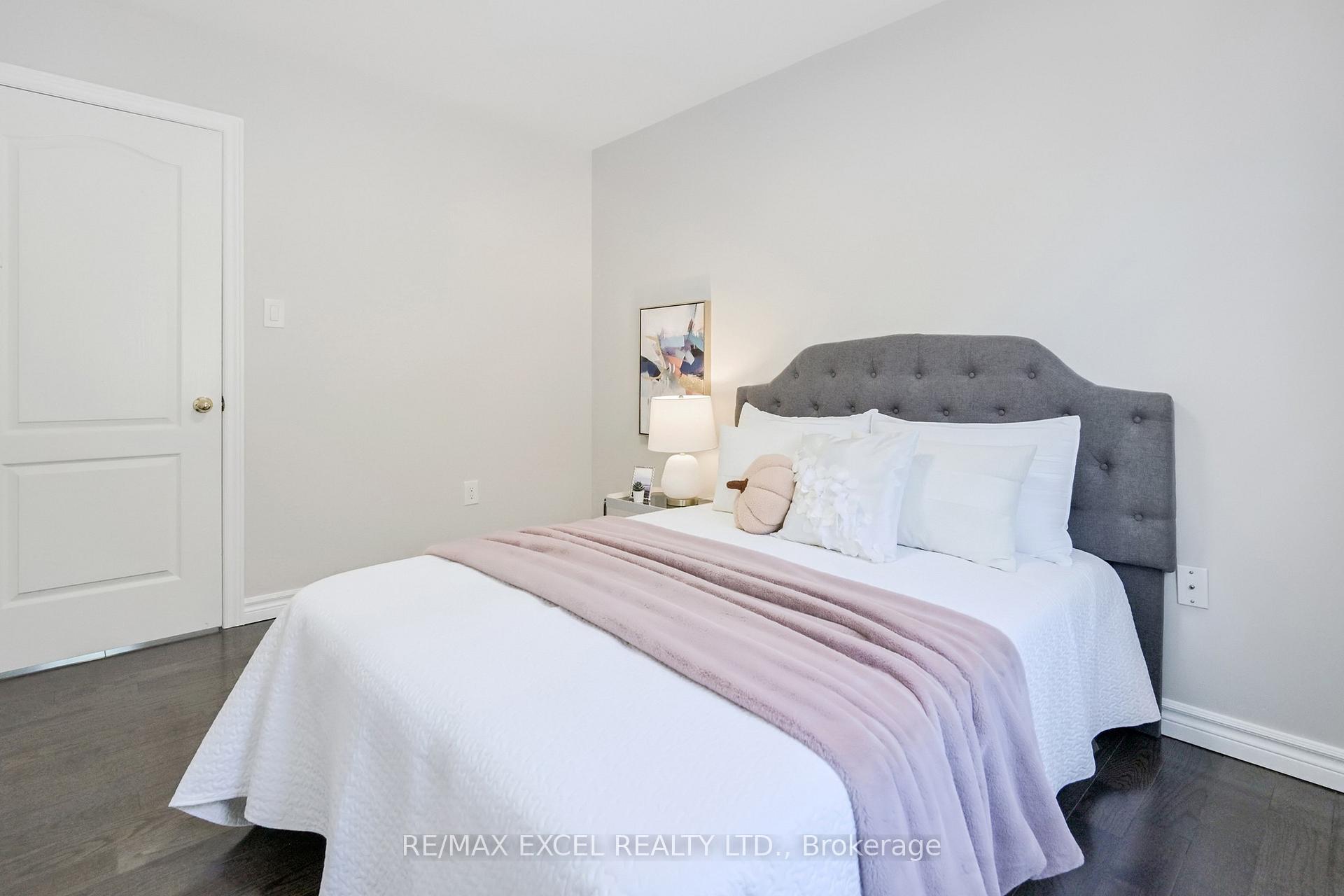 Photo 39 of 66 Eakin Mill Road, Markham, Wismer — HOMEH