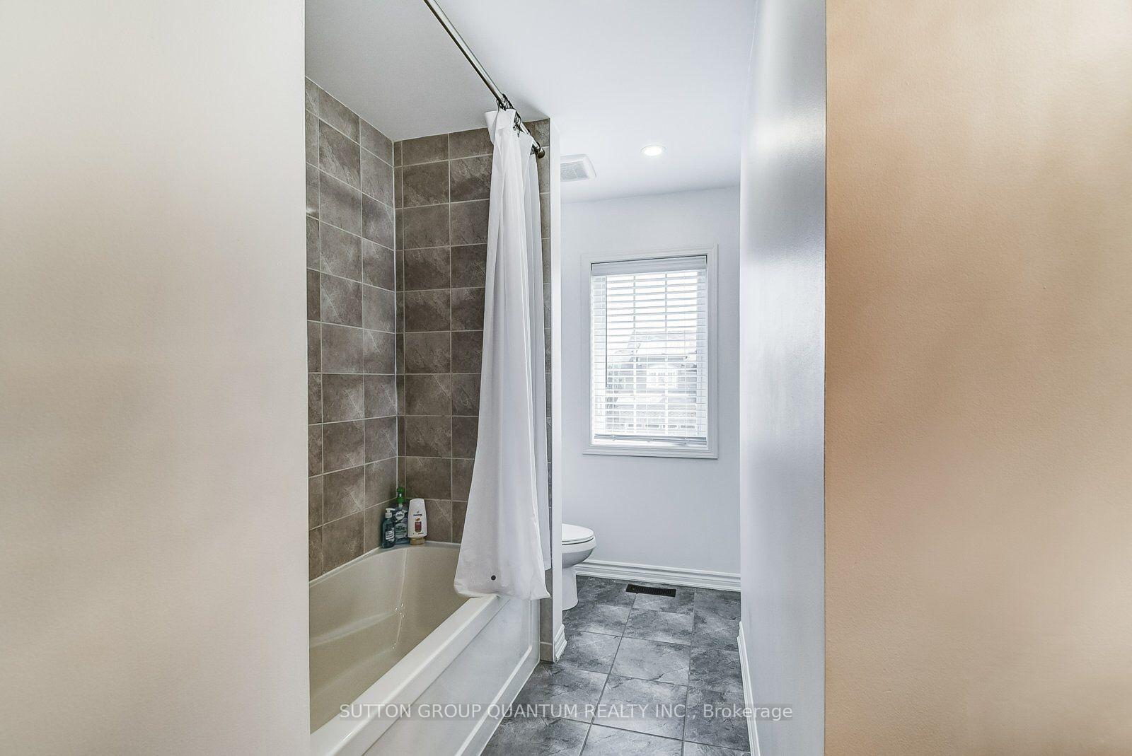 Photo 24 of 27 Mcmonies Drive, Hamilton, Waterdown — HOMEH