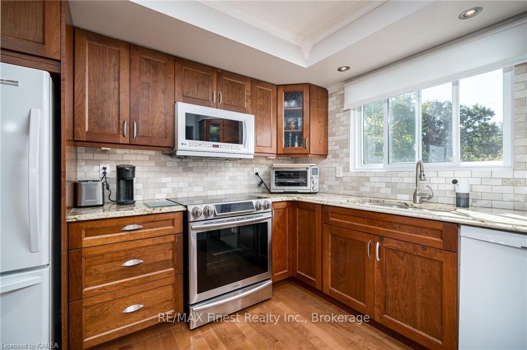 Photo 9 of 981 Hudson Drive, Kingston, South of Taylor-Kidd Blvd — HOMEH