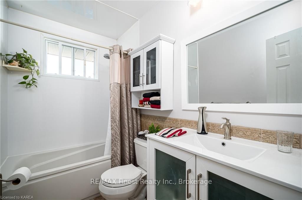 Photo 10 of 981 Hudson Drive, Kingston, South of Taylor-Kidd Blvd — HOMEH