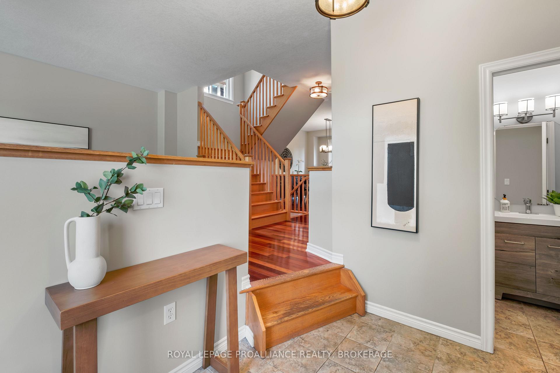 Photo 3 of 414 Cavendish Crescent, Kingston, City Northwest — HOMEH