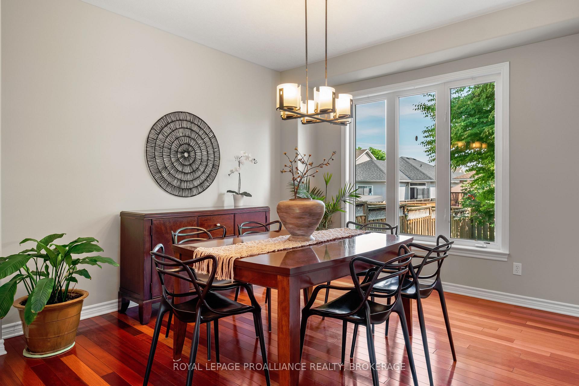 Photo 9 of 414 Cavendish Crescent, Kingston, City Northwest — HOMEH