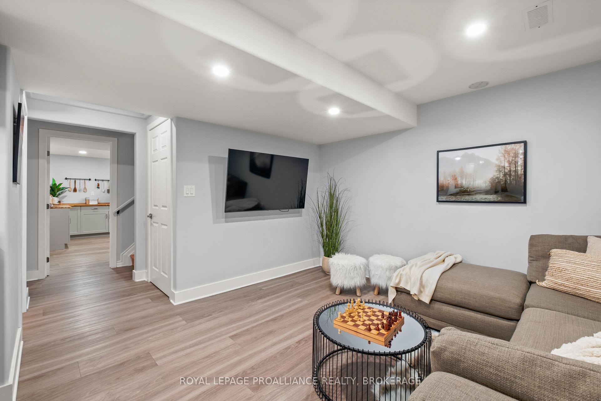 Photo 36 of 414 Cavendish Crescent, Kingston, City Northwest — HOMEH