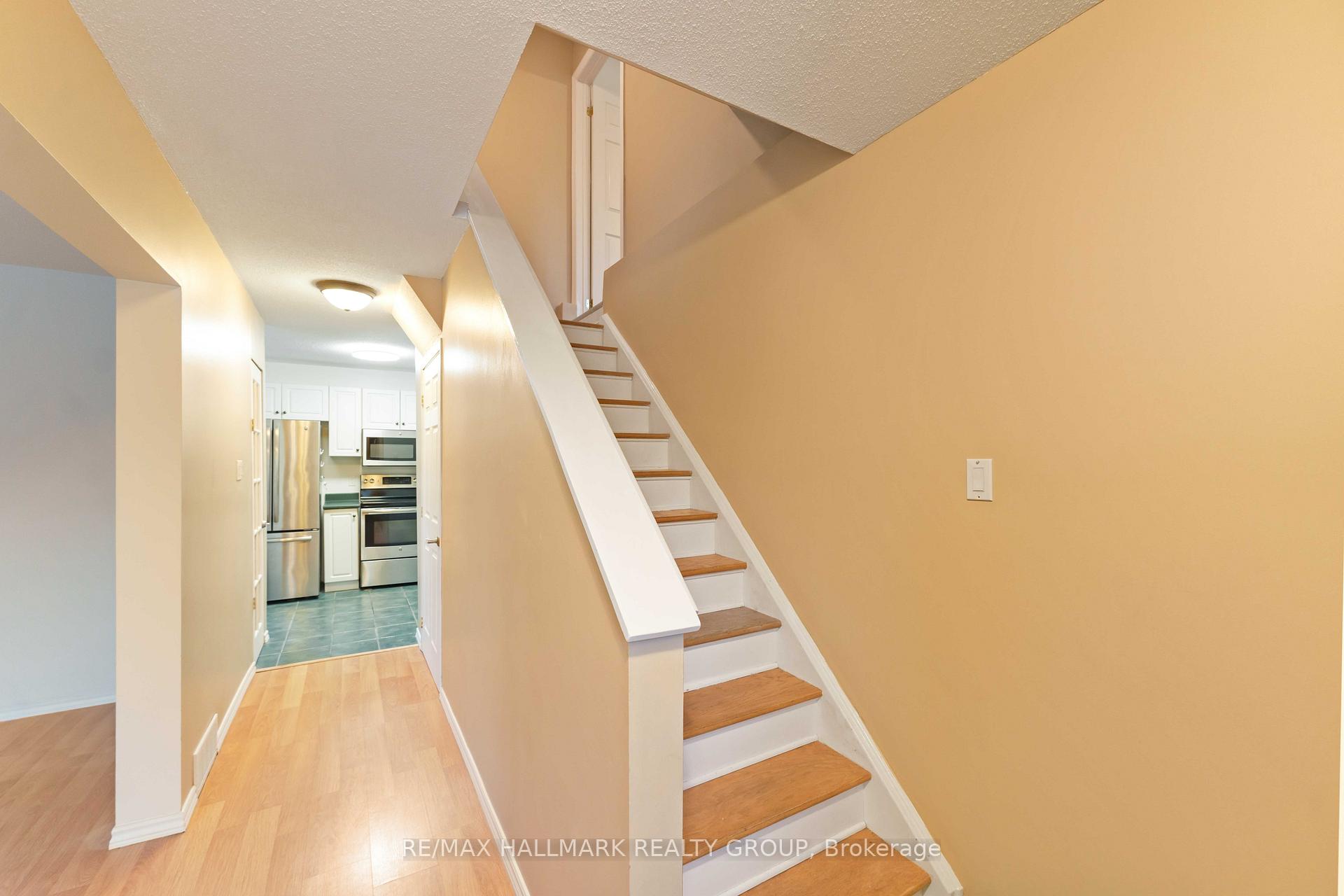 Photo 2 of 21 Montebello Lane, Ottawa, Kanata - Glencairn/Hazeldean — HOMEH