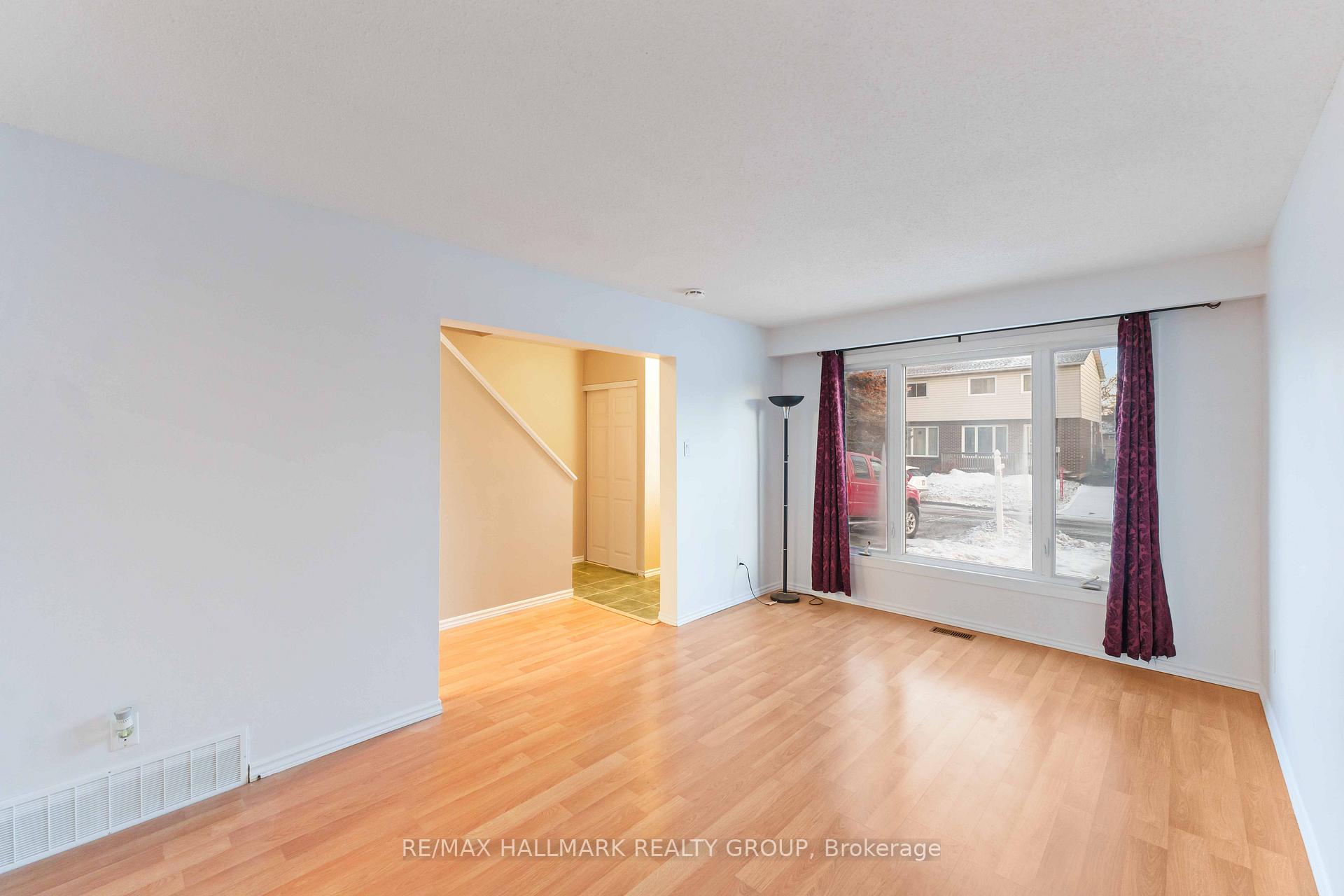 Photo 4 of 21 Montebello Lane, Ottawa, Kanata - Glencairn/Hazeldean — HOMEH