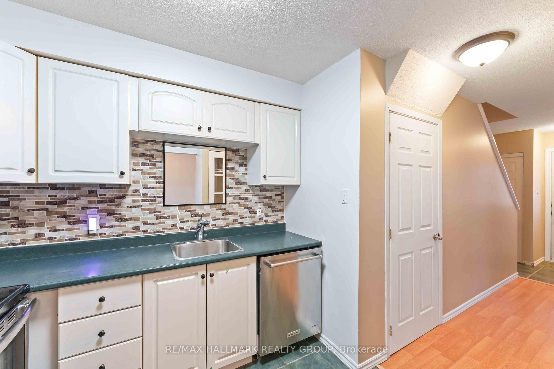 Photo 8 of 21 Montebello Lane, Ottawa, Kanata - Glencairn/Hazeldean — HOMEH