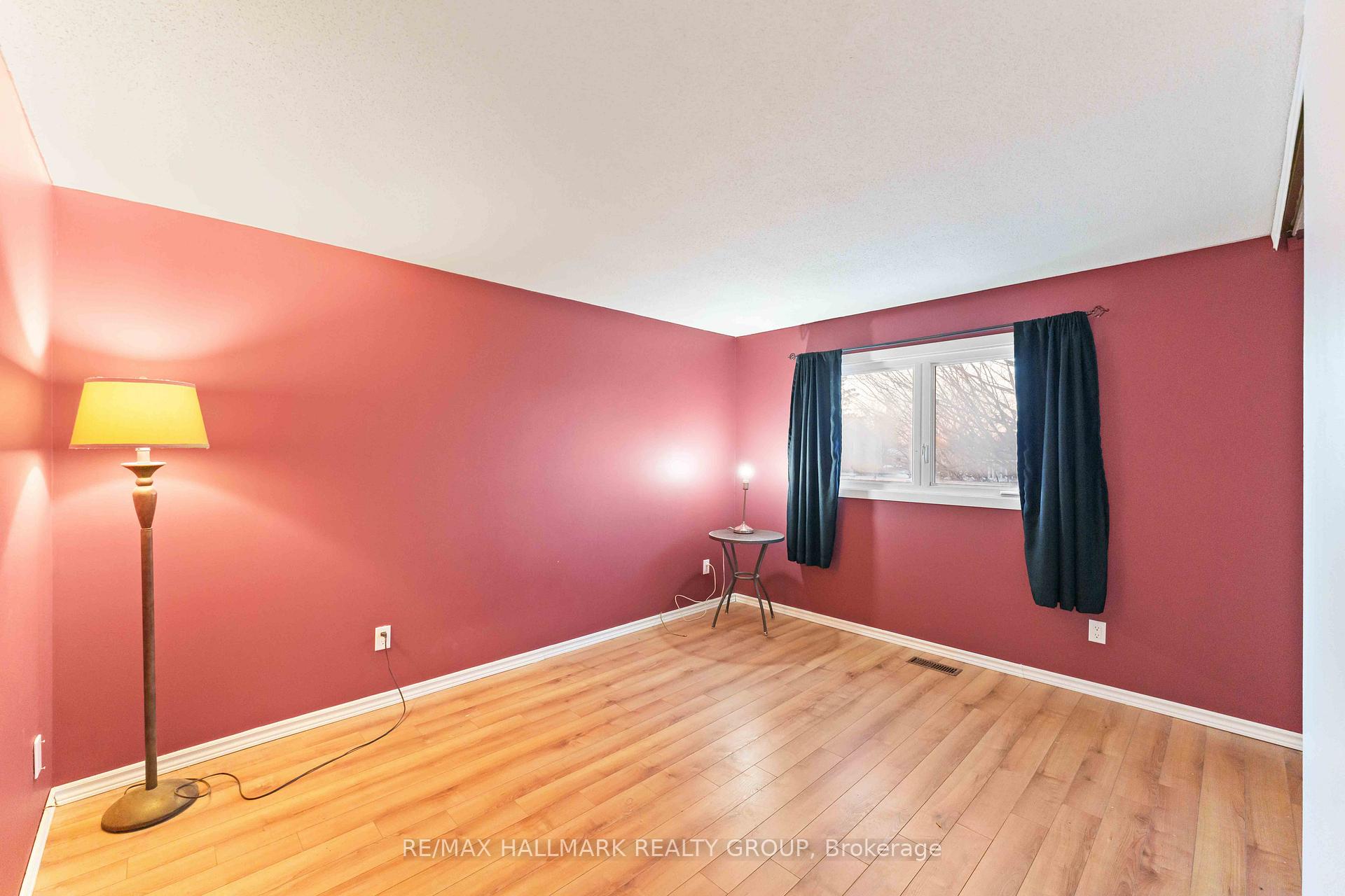Photo 14 of 21 Montebello Lane, Ottawa, Kanata - Glencairn/Hazeldean — HOMEH