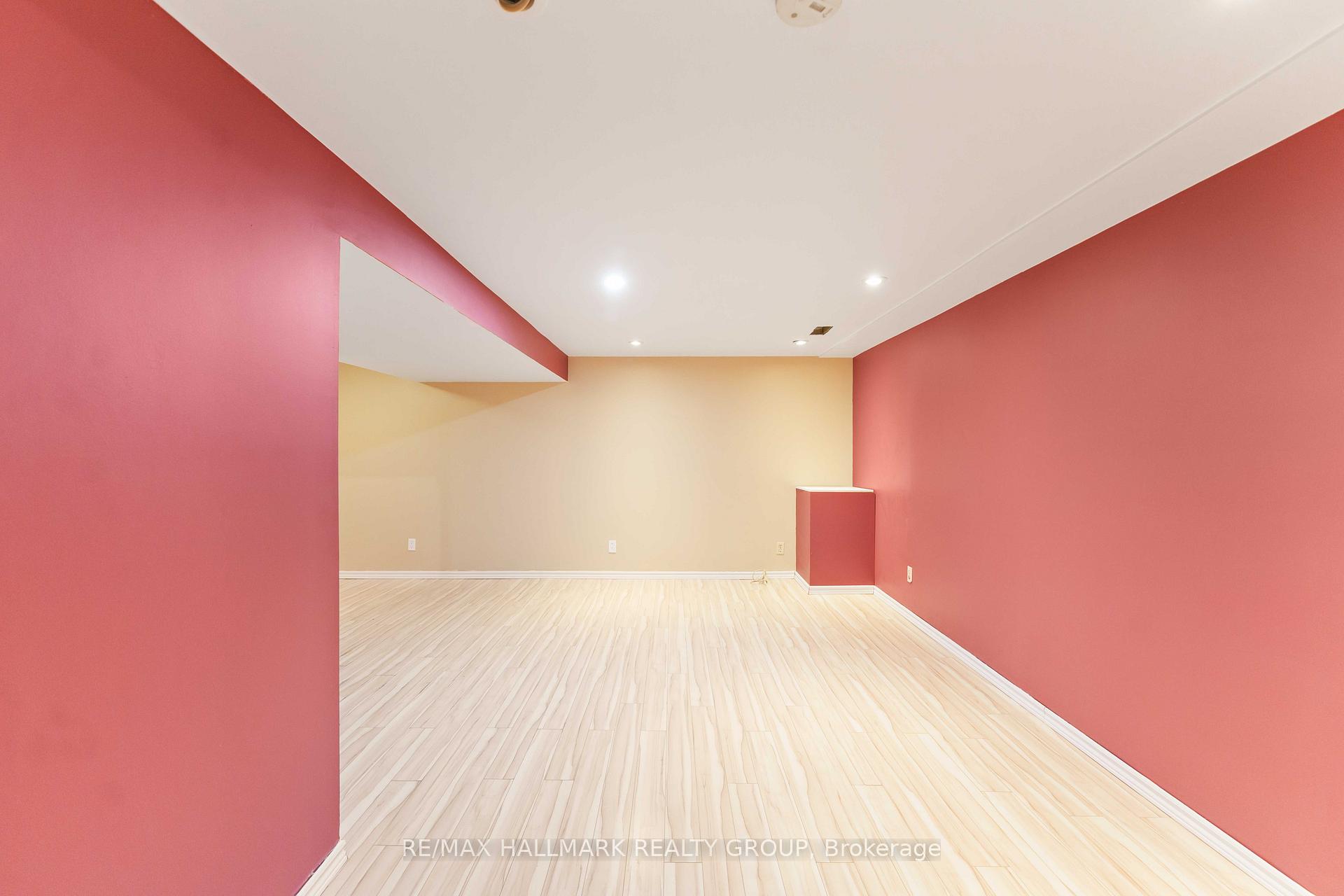 Photo 25 of 21 Montebello Lane, Ottawa, Kanata - Glencairn/Hazeldean — HOMEH