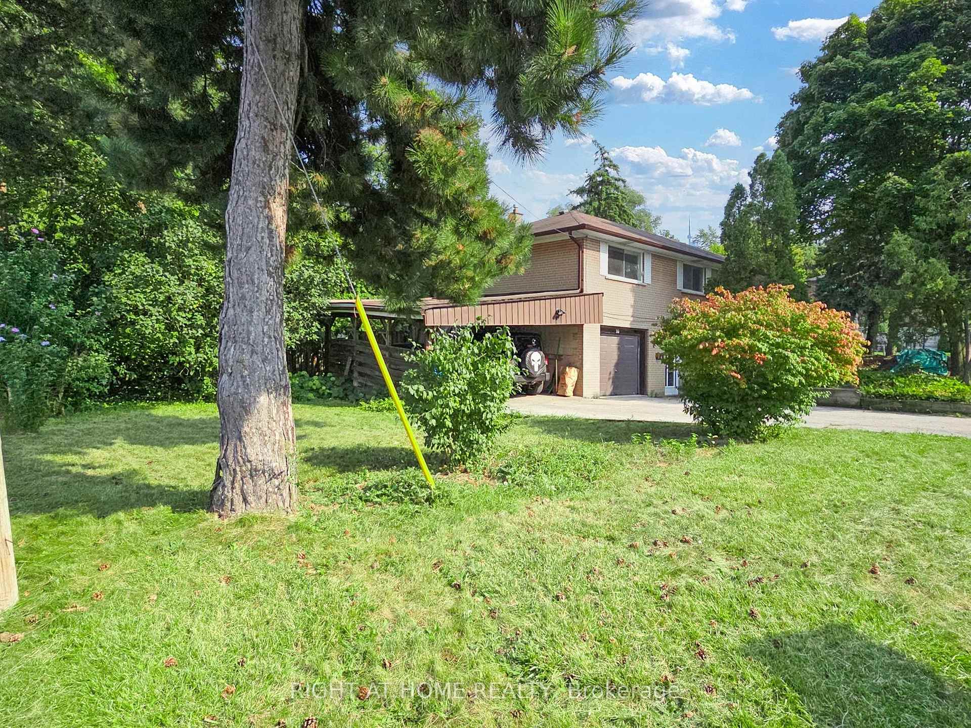 Photo 4 of Unit Main Fl, 96 Grandview Avenue, Markham, Grandview — HOMEH