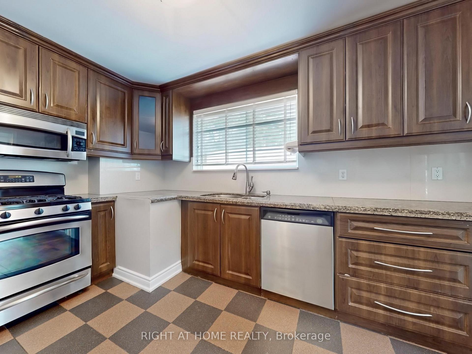 Photo 26 of Unit Main Fl, 96 Grandview Avenue, Markham, Grandview — HOMEH