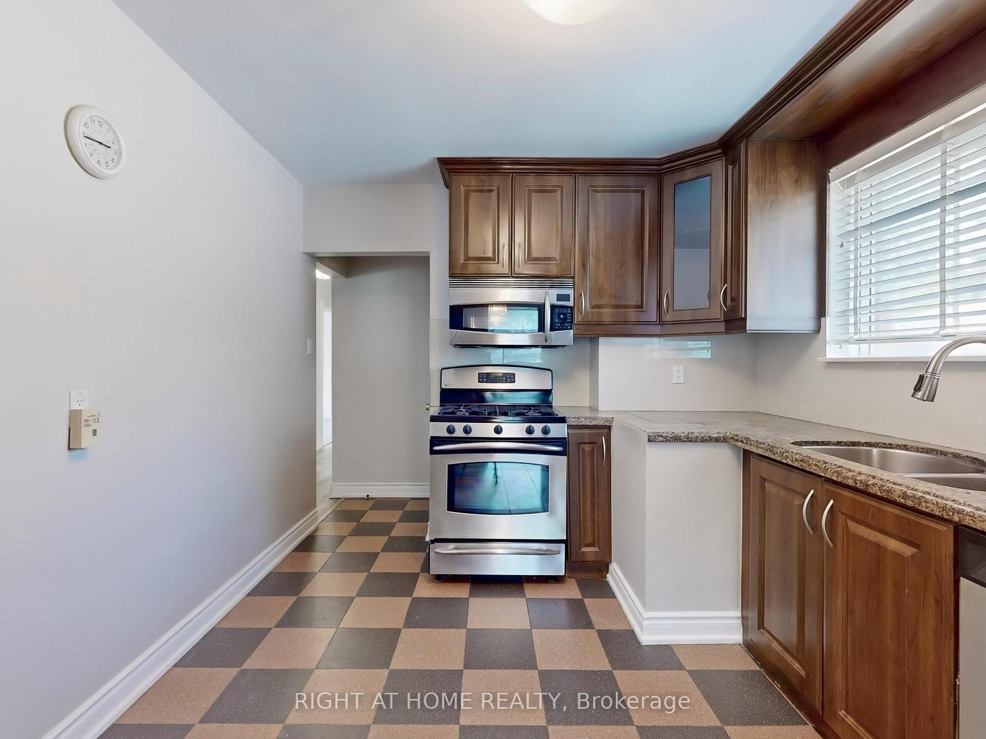 Photo 27 of Unit Main Fl, 96 Grandview Avenue, Markham, Grandview — HOMEH