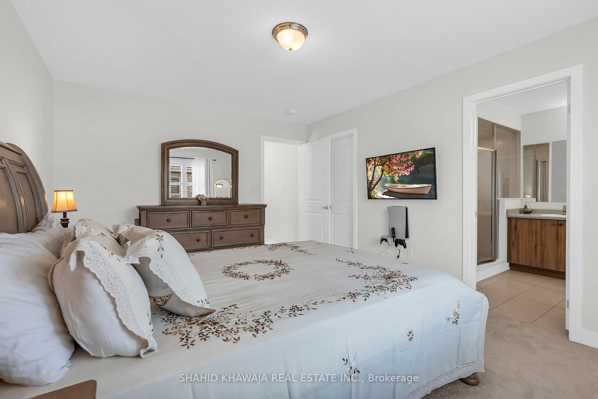 Photo 2 of 632 Bearberry Place, Milton, Cobban — HOMEH