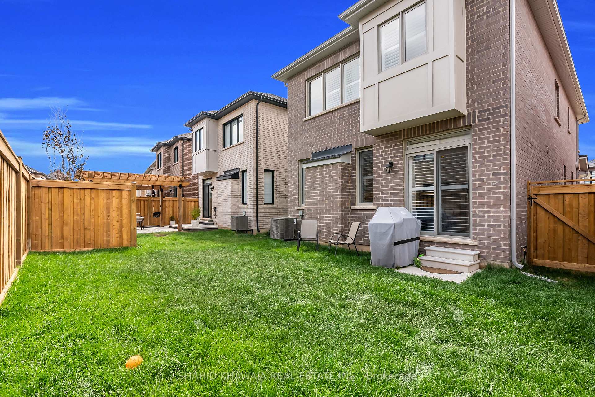 Photo 13 of 632 Bearberry Place, Milton, Cobban — HOMEH