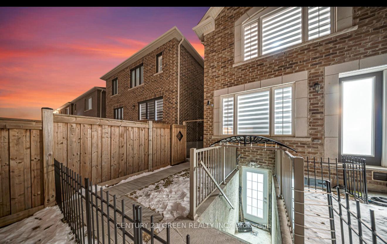 Front of Unit Bsmt, 668 Kennedy Circle W