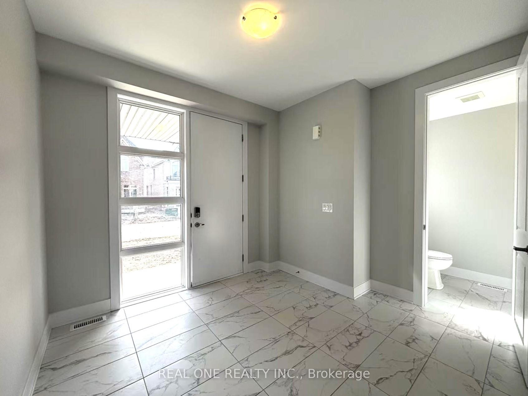 Photo 2 of 8 Nanhai Avenue, Markham, Angus Glen — HOMEH