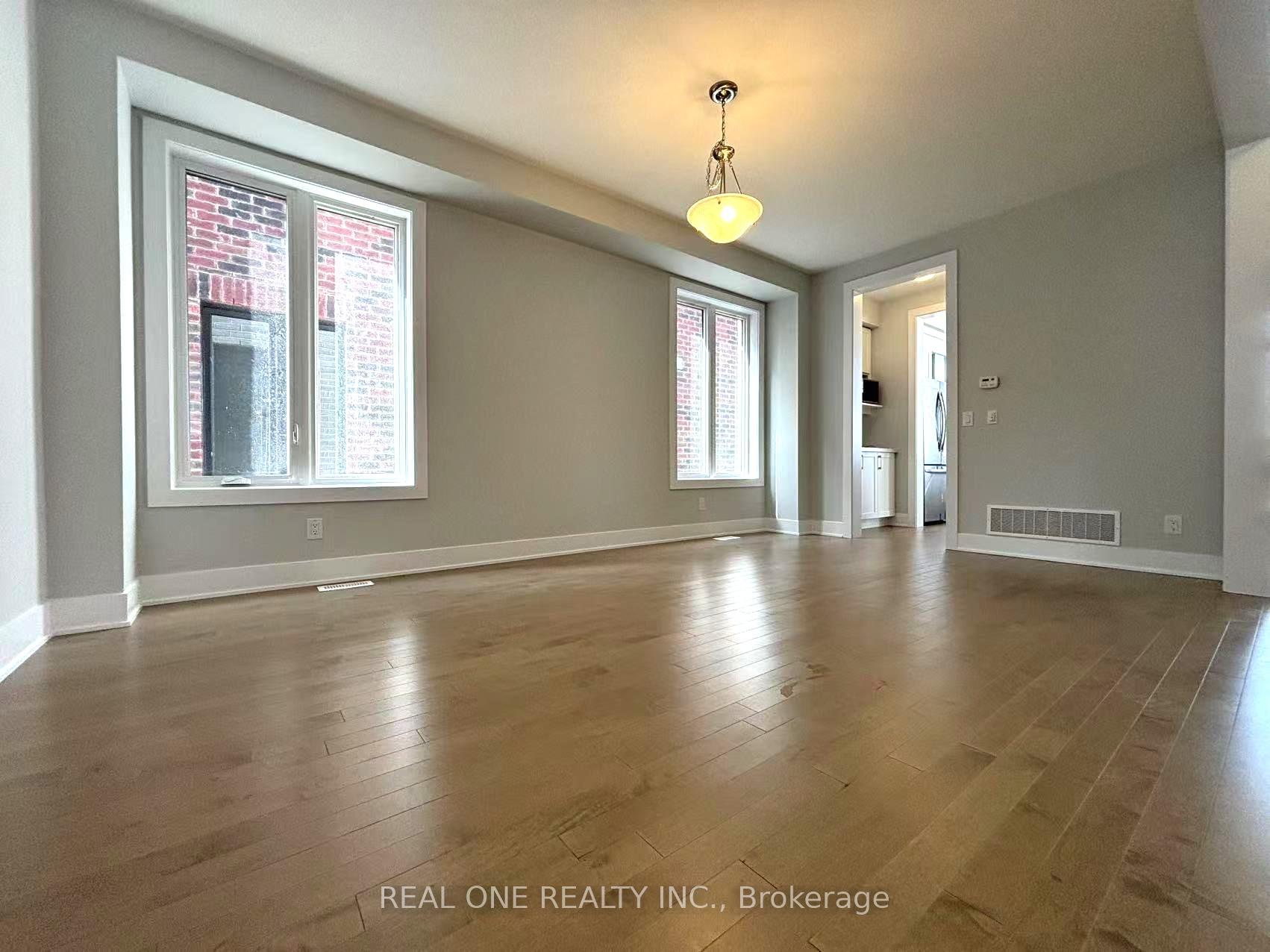 Photo 5 of 8 Nanhai Avenue, Markham, Angus Glen — HOMEH
