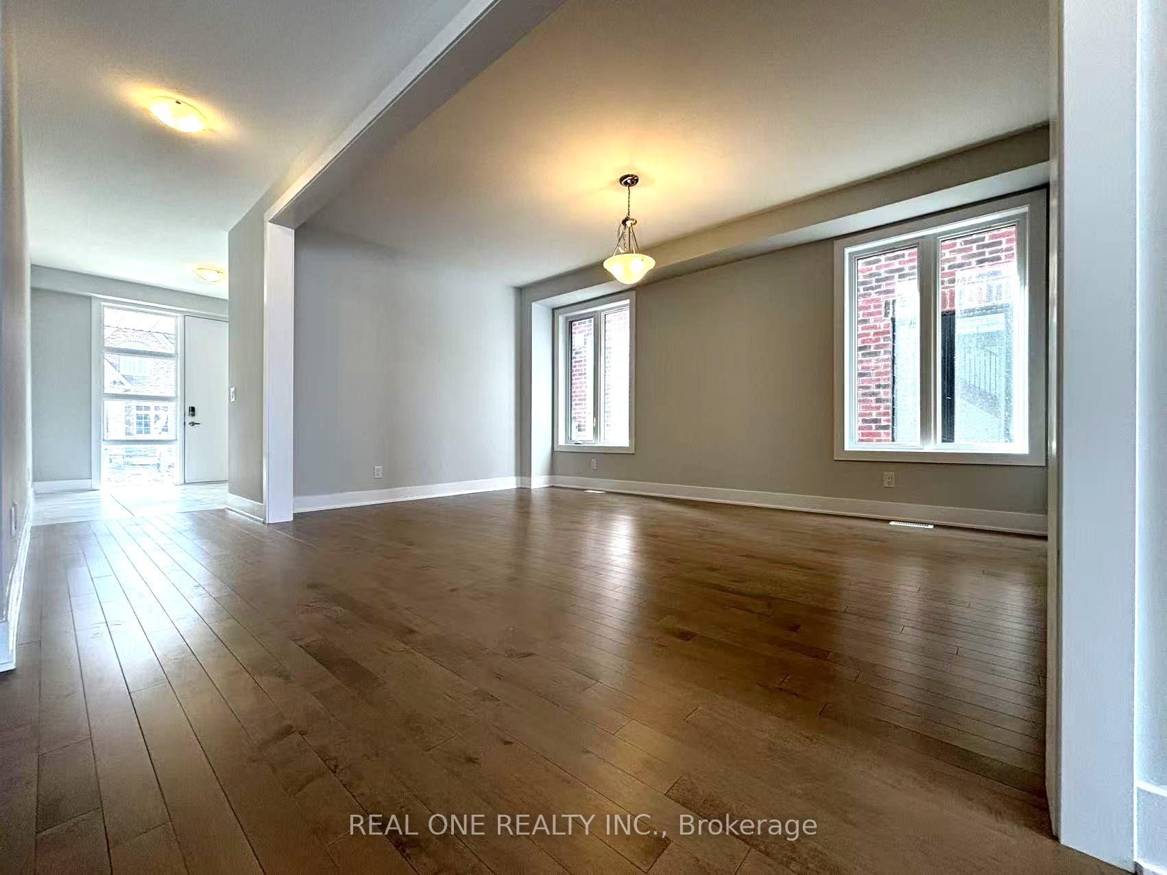 Photo 6 of 8 Nanhai Avenue, Markham, Angus Glen — HOMEH
