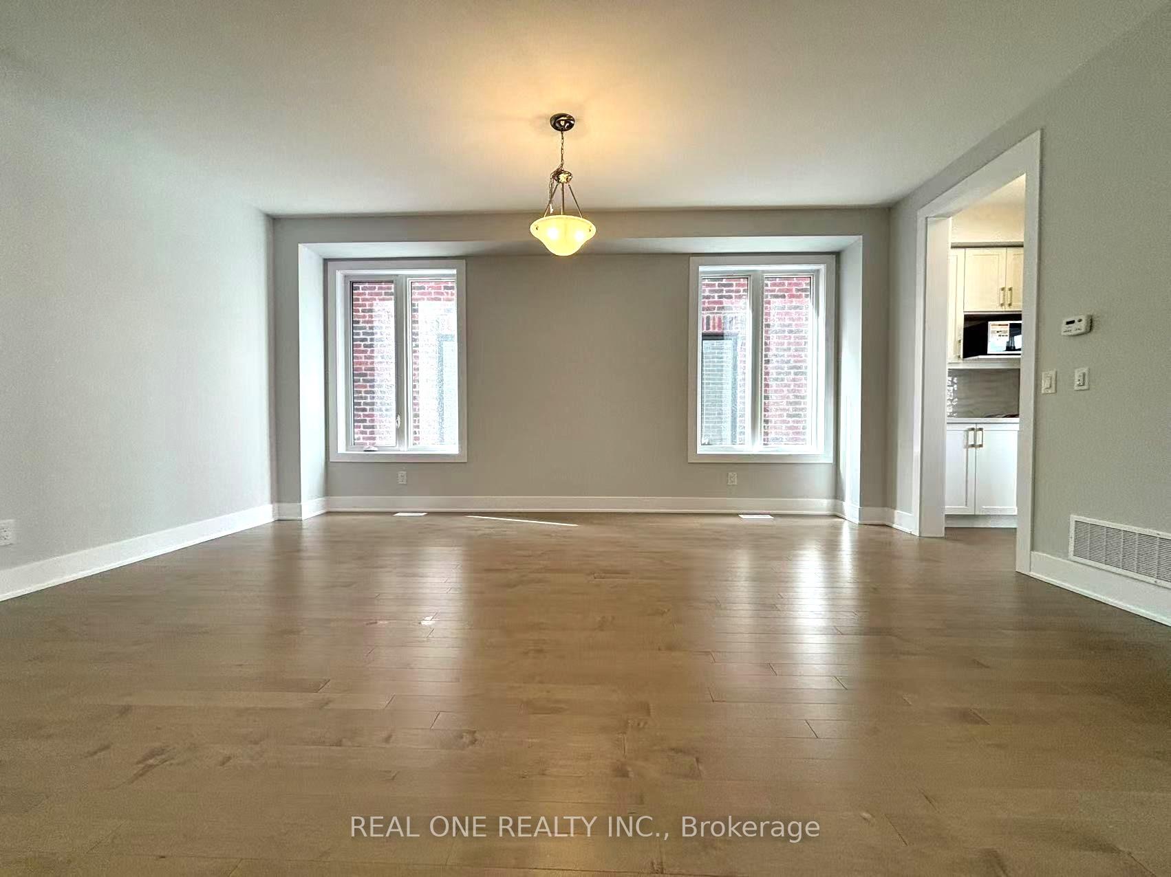 Photo 7 of 8 Nanhai Avenue, Markham, Angus Glen — HOMEH