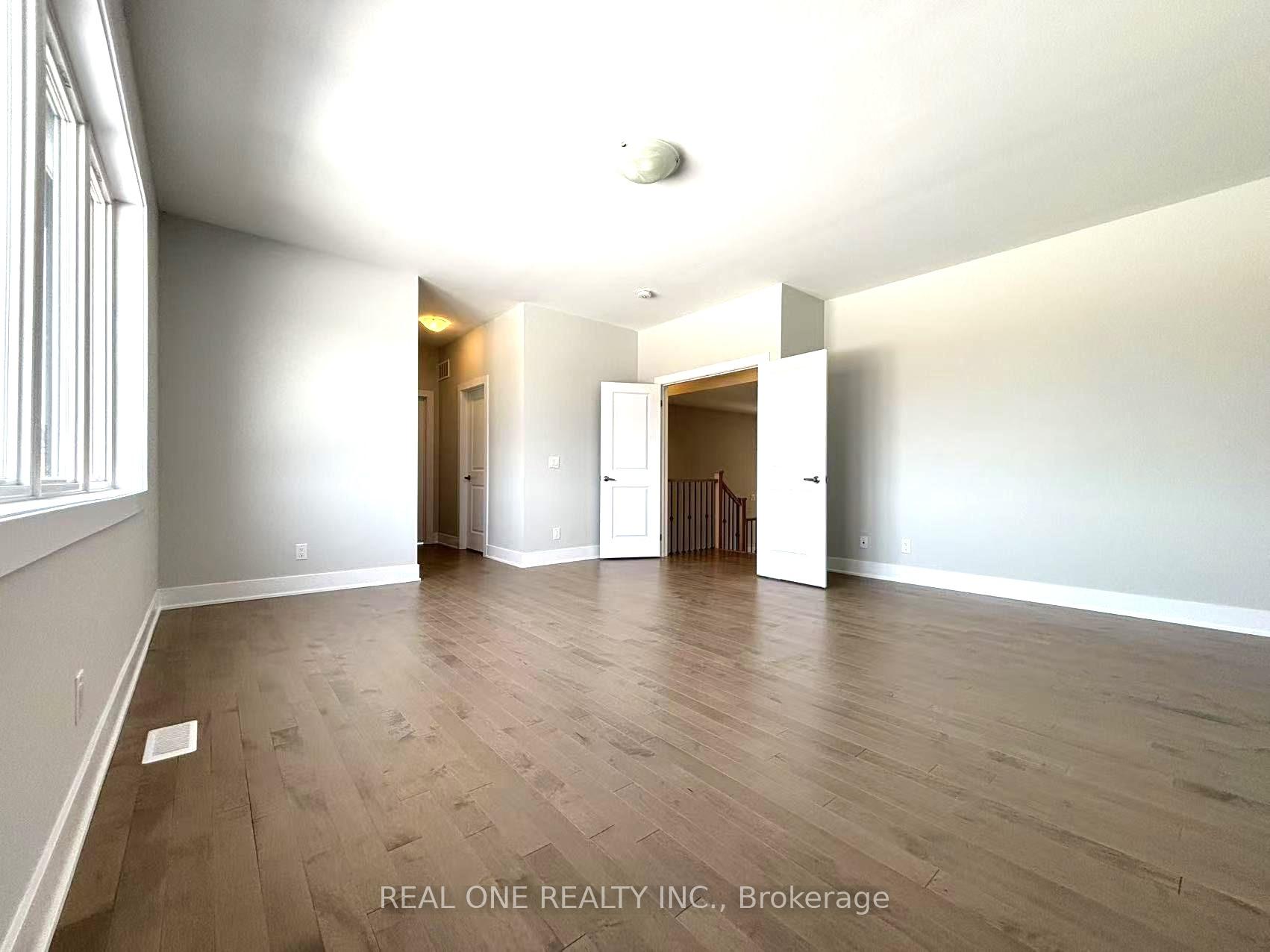 Photo 17 of 8 Nanhai Avenue, Markham, Angus Glen — HOMEH