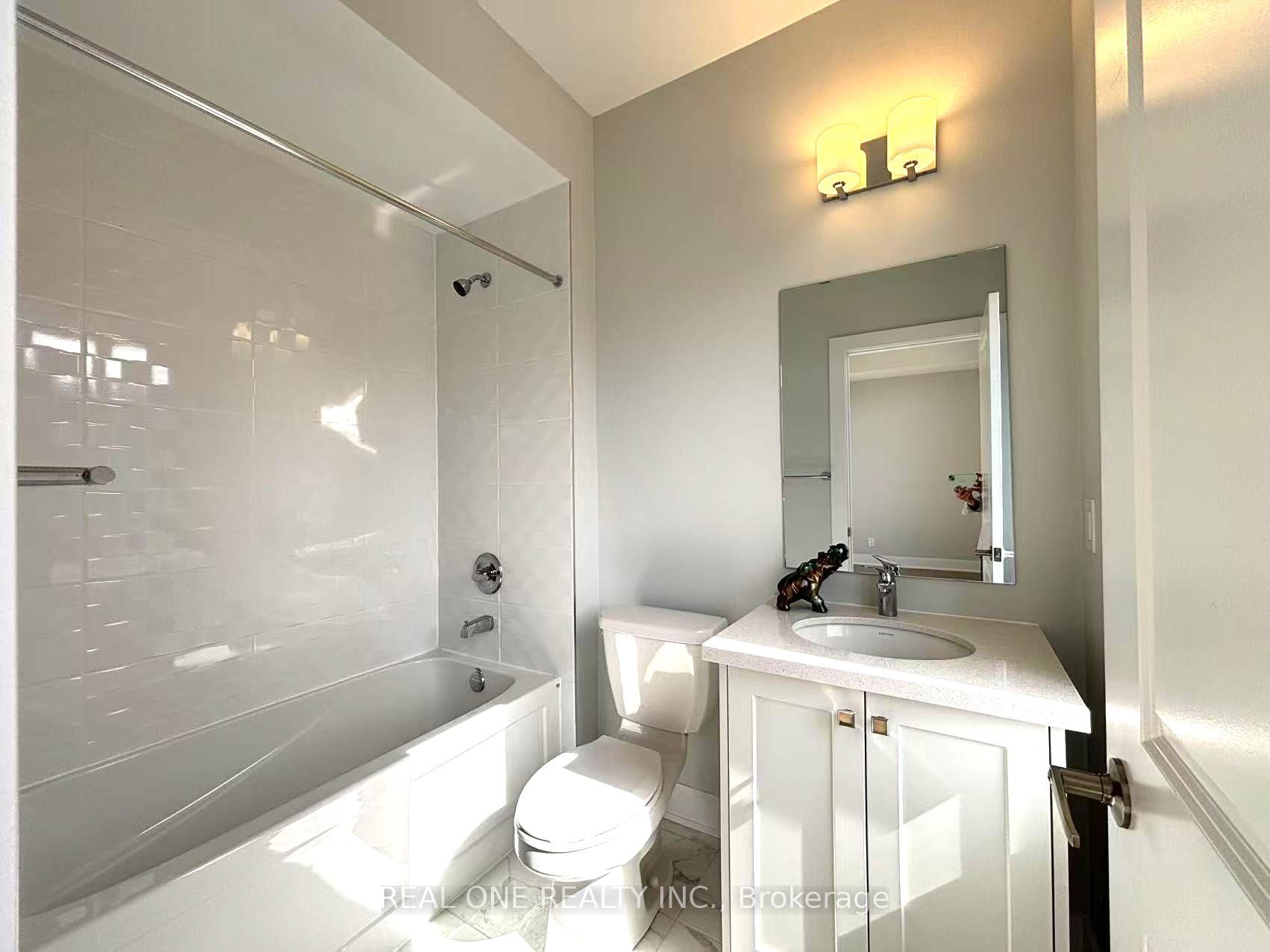 Photo 25 of 8 Nanhai Avenue, Markham, Angus Glen — HOMEH