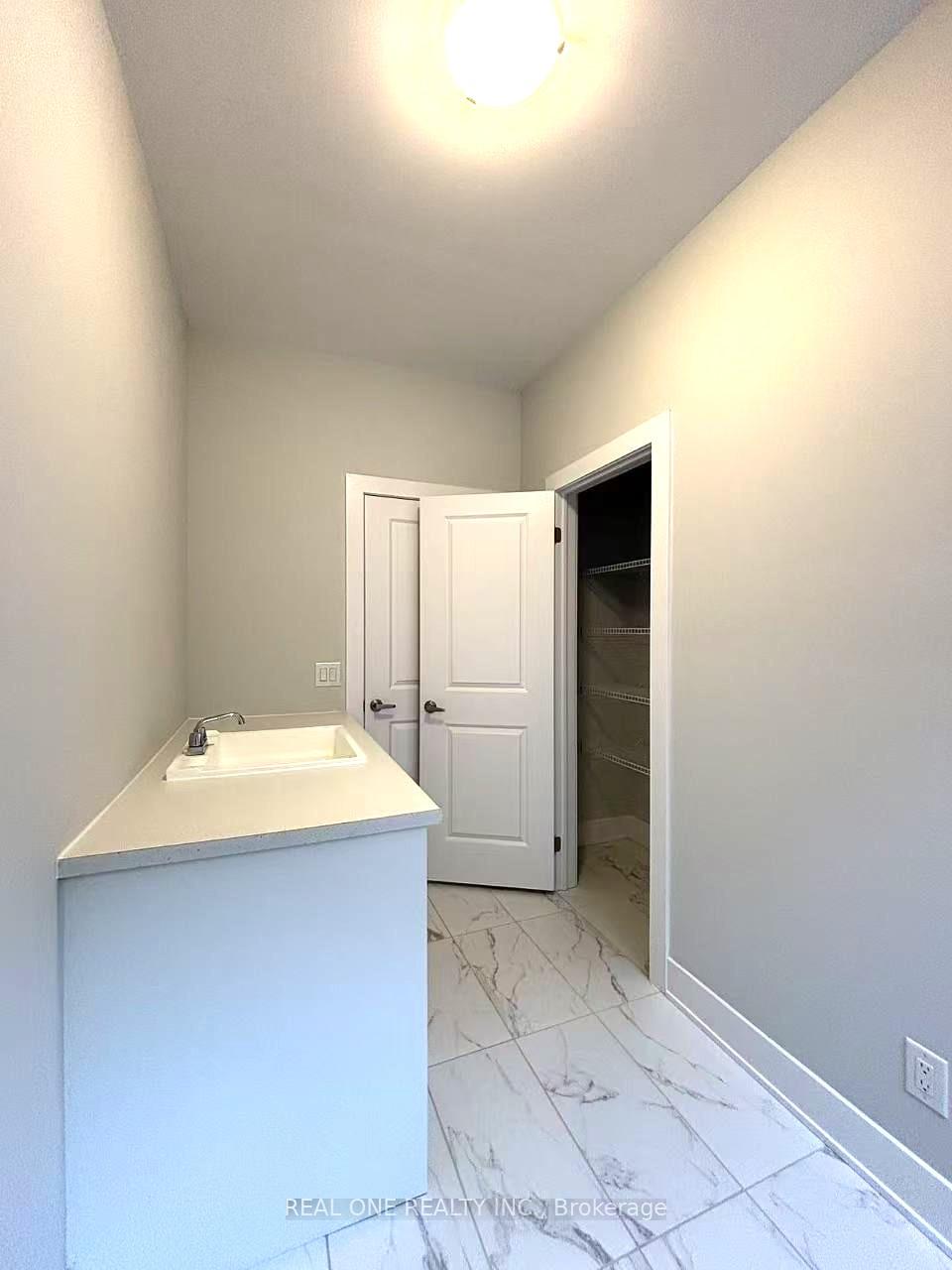 Photo 33 of 8 Nanhai Avenue, Markham, Angus Glen — HOMEH